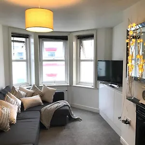  Apartment Bright City Center - Close To Beach United Kingdom